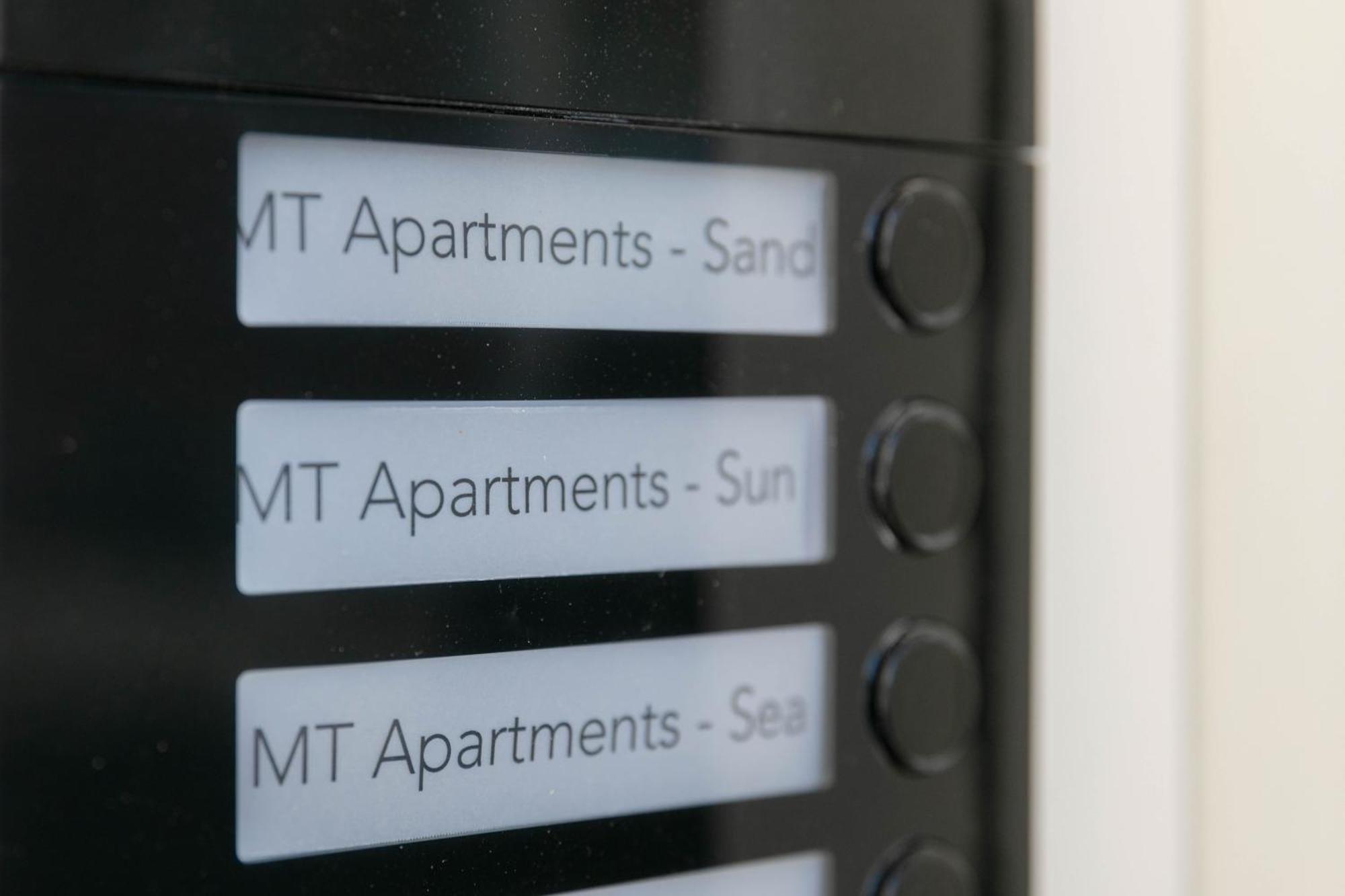 Mt Apartments แตร์โมลิ ภายนอก รูปภาพ